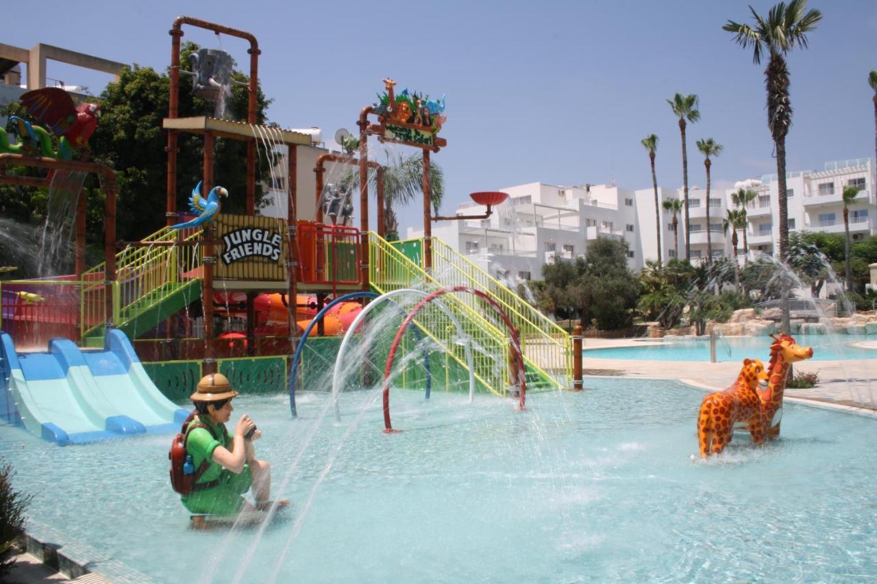 Mayfair Hotel Paphos Exterior photo