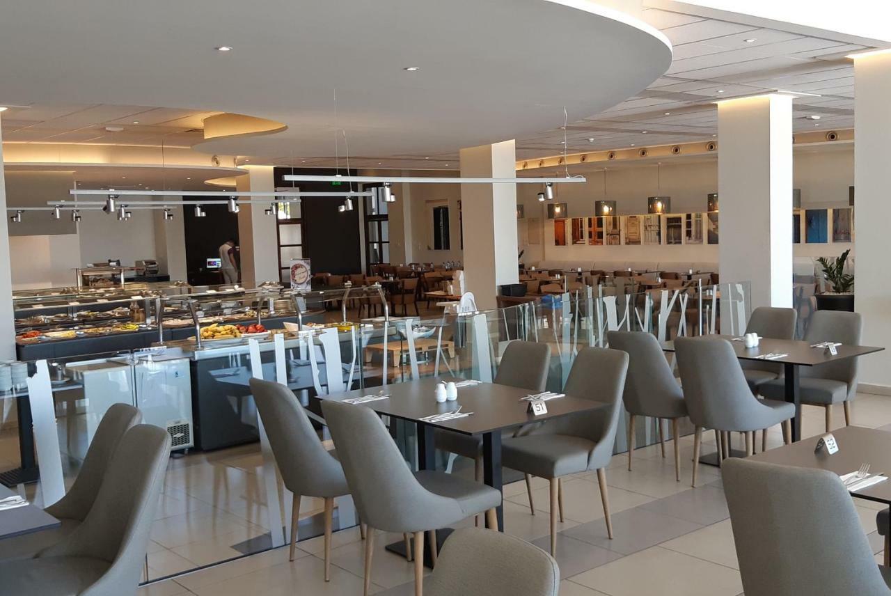 Mayfair Hotel Paphos Exterior photo