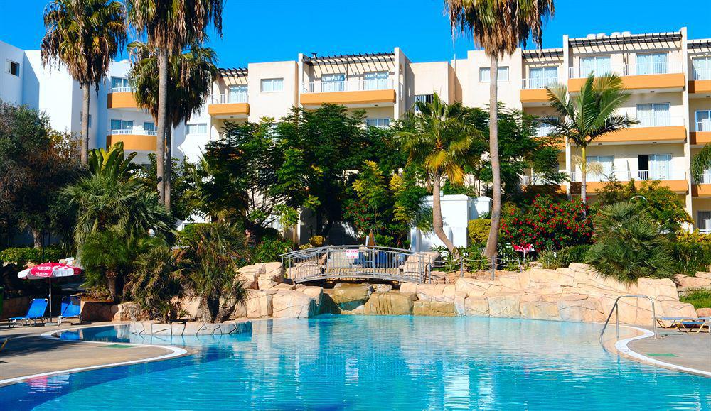 Mayfair Hotel Paphos Exterior photo